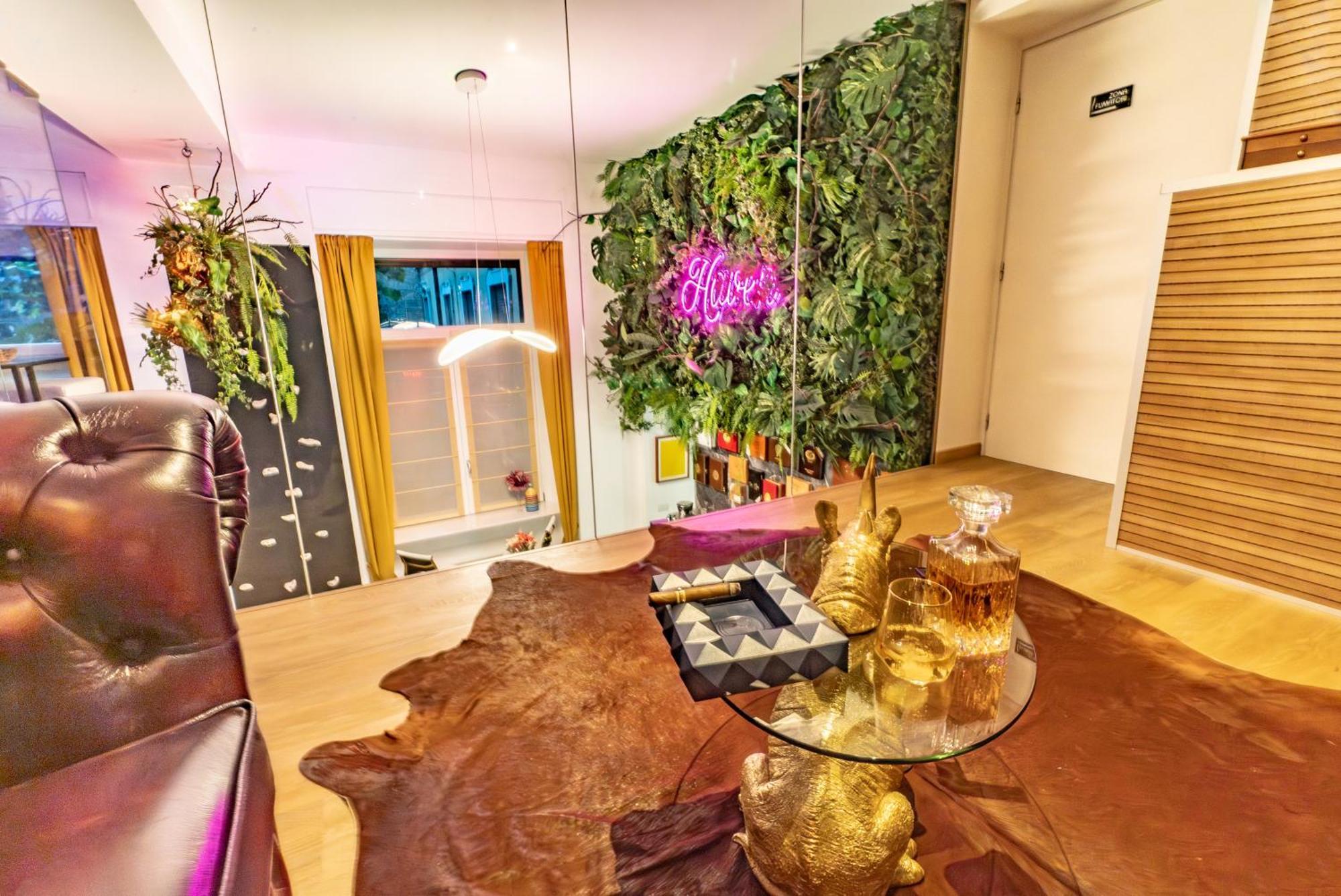 Luxe & Central Haven - Jacuzzi, Sauna, Steam, Private Parking Como Exterior foto
