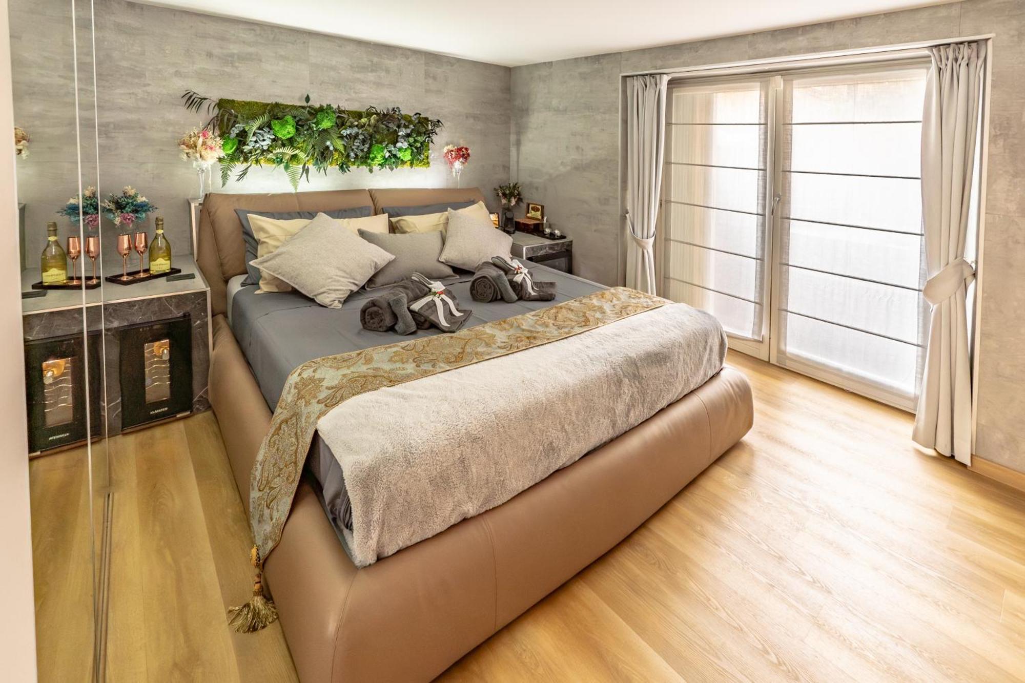 Luxe & Central Haven - Jacuzzi, Sauna, Steam, Private Parking Como Exterior foto